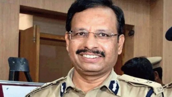 వీళ్లేం సెలెబ్రిటీలు..!!