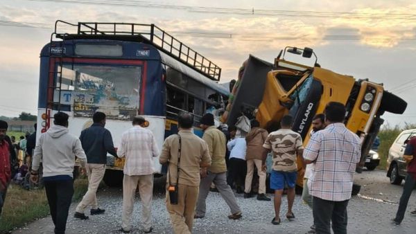 TGSRTC బస్సు ప్రమాదం- అందుబాటులో ఉన్న మంత్రులకు సీఎం కఠిన ఆదేశాలు