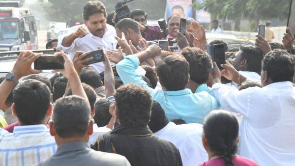 మరో ఉద్యమానికి జగన్ సిద్దం, నేరుగా రంగంలోకి..!!