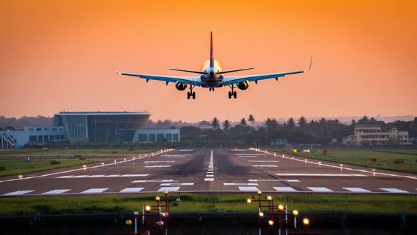 రెండు కొత్త ఎయిర్ లైన్స్ కు కేంద్రం గ్రీన్ సిగ్నల్..!!