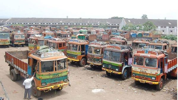 రేపటి నుంచి గూడ్స్ రవాణా బంద్, లారీ యజమానుల నిర్ణయం..!!