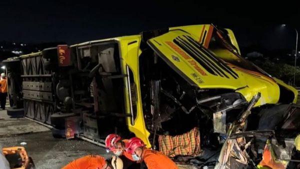 మరో ఘోర బస్సు ప్రమాదం.. 15 మంది మృతి, మరో 19 మందికి !!