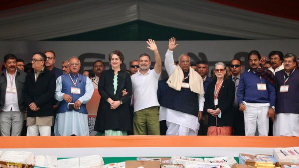 ఆరెస్సెస్-ఈసీ సర్కార్ ను గద్దె దింపుతాం..! ఓట్ చోర్ సభలో రాహుల్ ఫైర్..!