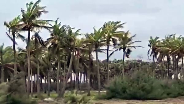 వాయుగుండం ఎఫెక్ట్, ఈ జిల్లాల్లో భారీ వర్షాలు - ఫ్లాష్ ఫ్లడ్స్ హెచ్చరిక..!!