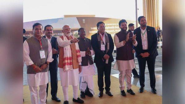 గౌహతి ఎయిర్ పోర్టులో కొత్త టెర్మినల్ ను ప్రారంభించిన ప్రధాని మోదీ..