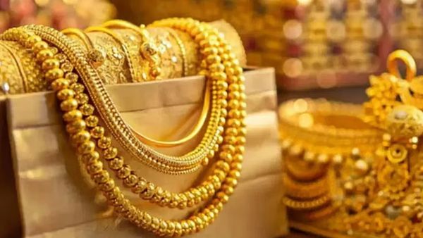 బంగారం కొనాలంటే ఆస్తులు అమ్ముకోవాల్సిందే..!!