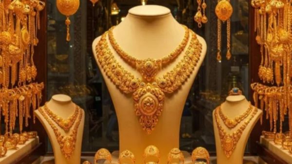 హైదరాబాద్ లో రూ. 6,500లకు జంప్ అయిన బంగారం ధర