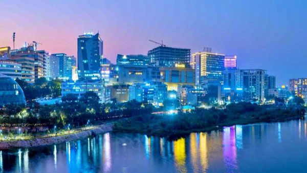 వరల్డ్ టాప్ 10 నగరాల లిస్టులో హైదరాబాద్.. ఎన్నో ప్లేస్ అంటే..?