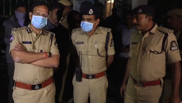 డ్రంకన్ డ్రైవ్ పై సజ్జనార్ పంజా.. !!