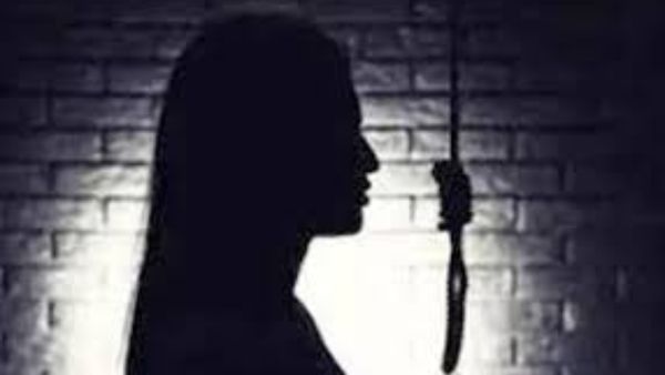 లోకేష్ తో లవ్, కుమార్ తో ప్రేమ .. 17ఏళ్ళ బాలిక చేసిన పనికి షాక్!