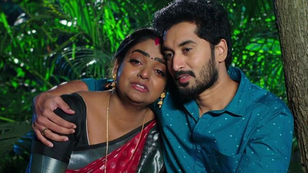 Karthika deepam 2 December 6th:బాంబ్ పేల్చిన జ్యోత్స్న -దీపను గెంటేయడానికి ప్లాన్!