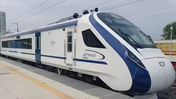 వందే భారత్ ట్రైన్ లోకో పైలట్ జీతం ఎంతో తెలుసా..? 