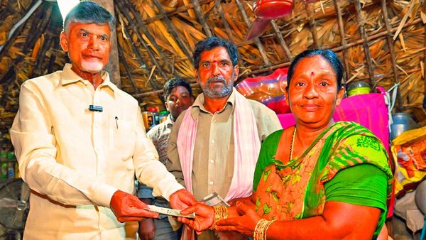 పెన్షన్లు, ఇళ్ల పంపిణీపై చంద్రబాబు గుడ్ న్యూస్, ఇక నుంచి..!!