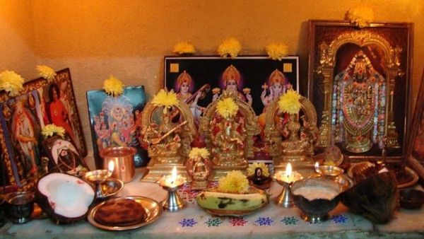 ఇంట్లో పూజా గదిలో ఈ తప్పులు చేయవద్దు.. !!