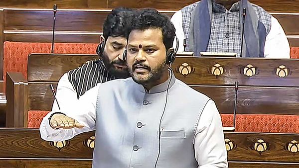 విమర్శలు చుట్టుముట్టిన వేళ.. పార్లమెంట్ లో కేంద్రమంత్రి రామ్మోహన్ నాయుడు కీలక ప్రకటన