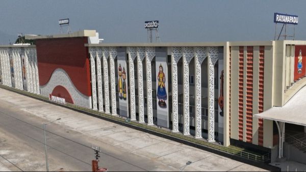 రాజధాని అమరావతి వద్ద అద్దిరిపోయే రైల్వే స్టేషన్- చర్లపల్లి తరహాలో.. !!