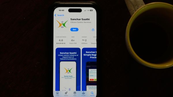 వెనక్కి తగ్గిన ప్రభుత్వం: 'సంచార్ సాథి' యాప్ ప్రీ-ఇన్‌స్టాలేషన్ తప్పనిసరి రద్దు!