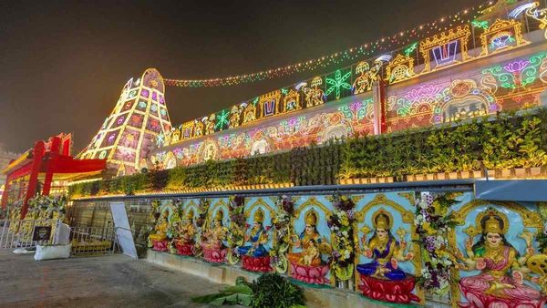 తిరుమలలో ప్రత్యక్షమైన టీమిండియా స్టార్ క్రికెటర్