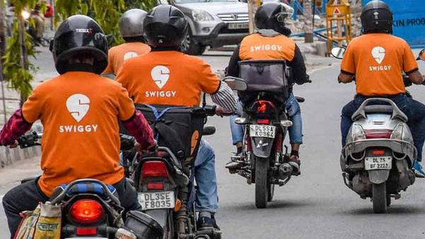 బిర్యానీ, పిజ్జా, బర్గర్ల మీదే బతికేస్తున్నారు..: స్విగ్గీ షాకింగ్ రిపోర్ట్