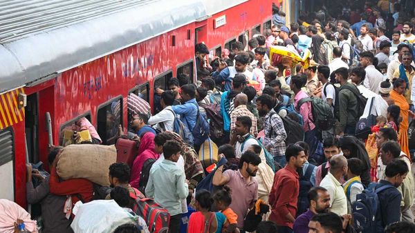 రైల్వేలో రాయితీల పునరుద్దరణ, వీరికే వర్తింపు - మార్గదర్శకాలు..!!