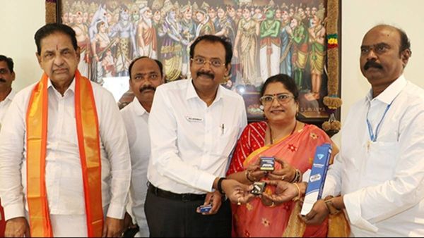 టీటీడీకి రూ. 1.20 కోట్లు విలువ చేసే `హాఫ్ బ్లేడ్లు` విరాళం..ఏడాదికి సరిపడేలా