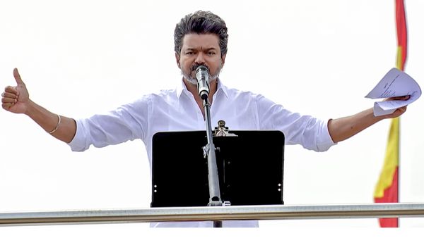 జనవరి 9న థియేటర్లలో.. 2026లో అసెంబ్లీలో.. విజయ్ మాస్టర్ ప్లాన్!