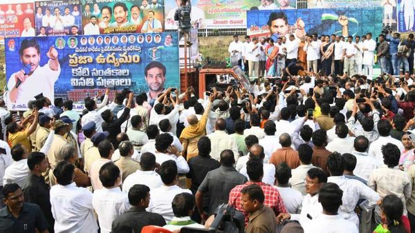 అధికారంలోకి వచ్చిన రెండు నెలల్లో వారు జైలుకే - జగన్‌ హెచ్చరిక..!!