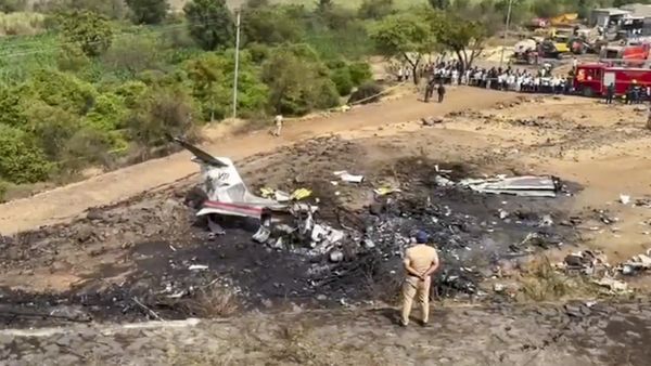 పైలట్ చేసిన ఆ చిన్న పొరపాటే అజిత్ పవార్ ప్రాణం తీసిందా?