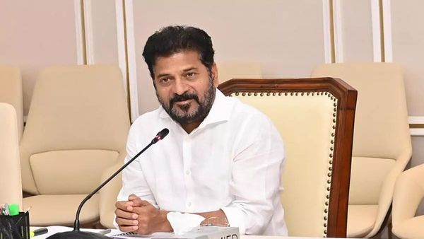 చరిత్ర సృష్టించిన సీఎం రేవంత్.. దేశంలోనే తొలి సీఎంగా..