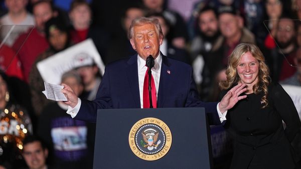 భారత్‌కు ట్రంప్ బిగ్ షాక్.. ఆ ఉత్పత్తులపై 500 శాతం పన్ను?