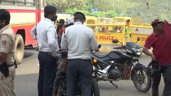 రాంగ్ రూట్ లో వెళ్తే FIR నమోదు.. 6 నెలలు జైలు, 1000 ఫైన్..!