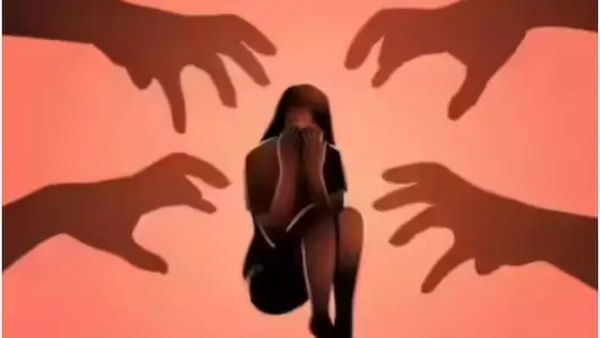 అయ్యో.. కాలేజీకి వెళ్తున్న ఇంటర్ స్టూడెంట్ పై గ్యాంగ్ రేప్‌..