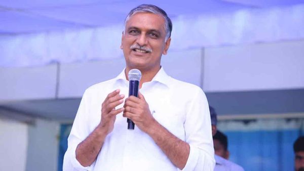 ఫోన్ ట్యాపింగ్ కేసులో హరీష్ రావుకు నోటీసులు
