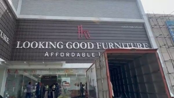 హైదరాబాద్ లో ఆ షోరూమ్ లను చూసి బిత్తరపోయిన హైడ్రా- మెరుపుదాడులు, సీజ్..!!