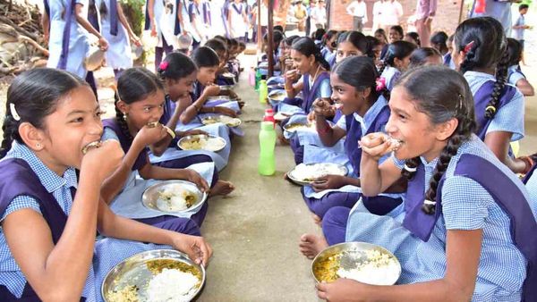 విద్యార్థులకు శుభవార్త: ఇకపై వారికి స్నాక్స్!