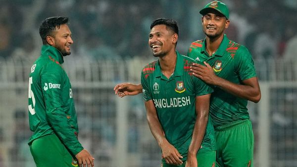 భారత్- బంగ్లాదేశ్ గొడవ మధ్యలో తలపెట్టిన పాకిస్తాన్..!!