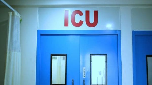 ఐసీయూలో స్టార్ డైరెక్టర్..!