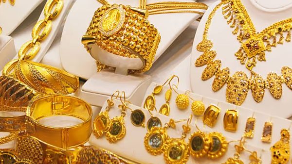 గోల్డ్ లోన్ కావాలా.. జీరో వడ్డీ తోనే.. కానీ !!