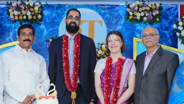 విశాఖ అబ్బాయి - నార్వే అమ్మాయి లవ్ స్టోరీ.. సినిమా లెవెల్ లో ఉందిగా !!