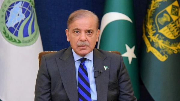 చేతులు చాచి అడుక్కు తింటున్నాం- చెప్పుకోవాలంటే సిగ్గుగా ఉంది..పాకిస్తాన్ ప్రధాని షాకింగ్ స్టేట్ మెంట్ !!