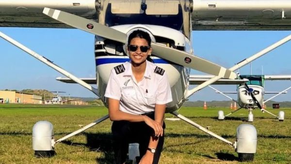 ఆ ఫ్లైట్ నడిపిన మహిళా పైలెట్- ఎంతో అనుభవం ఉన్నా.. చివరి నిమిషంలో !!