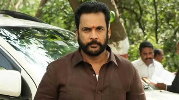 శివాజీపై ప్రచారాన్ని ఎందుకు ఆపారు?.. అగ్రహీరోకు రాజకీయ నేత ప్రశ్న