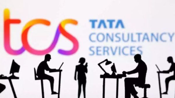TCS కొంపముంచిన H1B Visa ఫీజు ఫెంపు- భారీగా తగ్గిన ఆదాయం