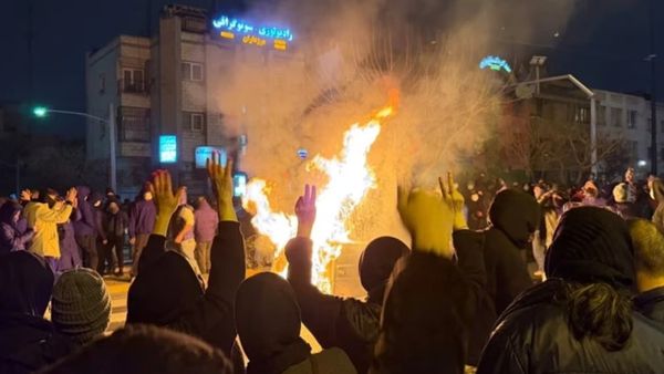 పరిస్థితి చేయి దాటింది.. తక్షణమే వెనక్కి వచ్చేయండి: కేంద్రం వార్నింగ్..!