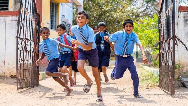 సంక్రాంతి సెలవులొచ్చేశాయోచ్..!!