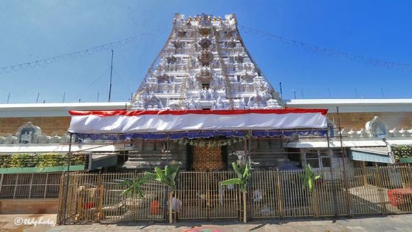 TTD: ఆ రోజున పది గంటలకు పైగా శ్రీవారి ఆలయం మూసివేత - సేవలు రద్దు..!!