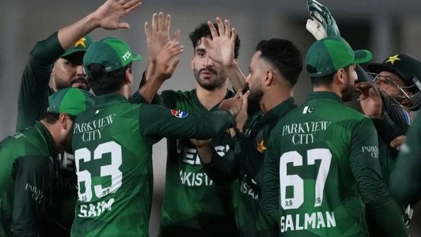 పాకిస్తాన్ క్రికెట్ టీమ్ అంటే మరీ అంత లోకువైపోయిందేట్రా- ప్యాడ్స్ కట్టుకుని రెడీగా ఉన్న ఉగాండా