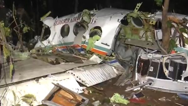 కుప్పకూలిన తేలికపాటి విమానం- ఒక్కరూ ప్రాణాలతో మిగల్లేదు