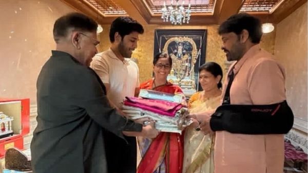 అల్లు శిరీష్ పెళ్లి సందడి.. మొదటి శుభలేఖ అందుకున్న మెగాస్టార్!