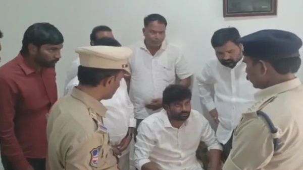 బాల్క సుమన్‌ అరెస్ట్, బీఆర్ఎస్ శ్రేణుల ఆందోళన - ఉద్రిక్తత..!!